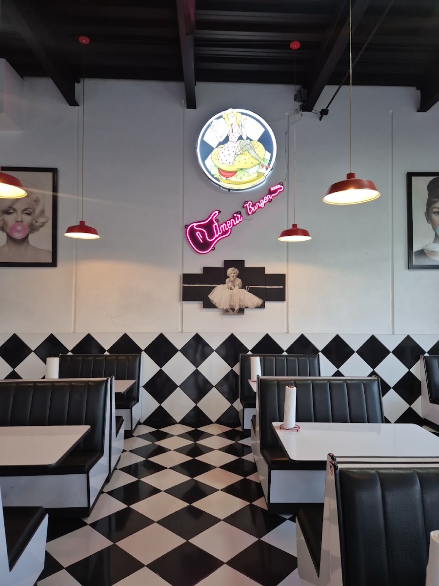 Amerix Burger El Encino Photo 4