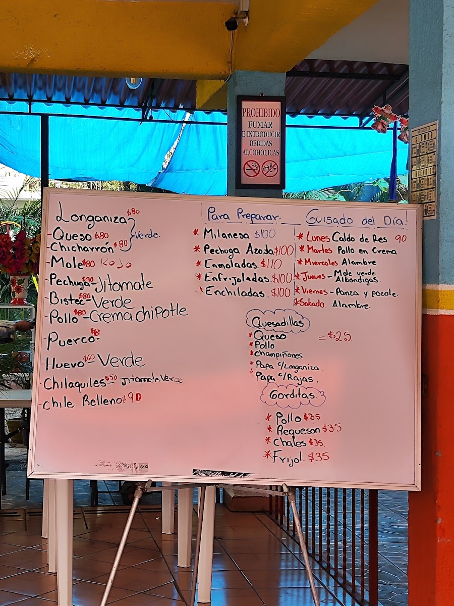 Antojitos Evelyn Menu
