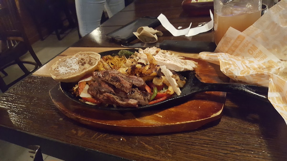 Applebee's Campos Eliseos Photo 8