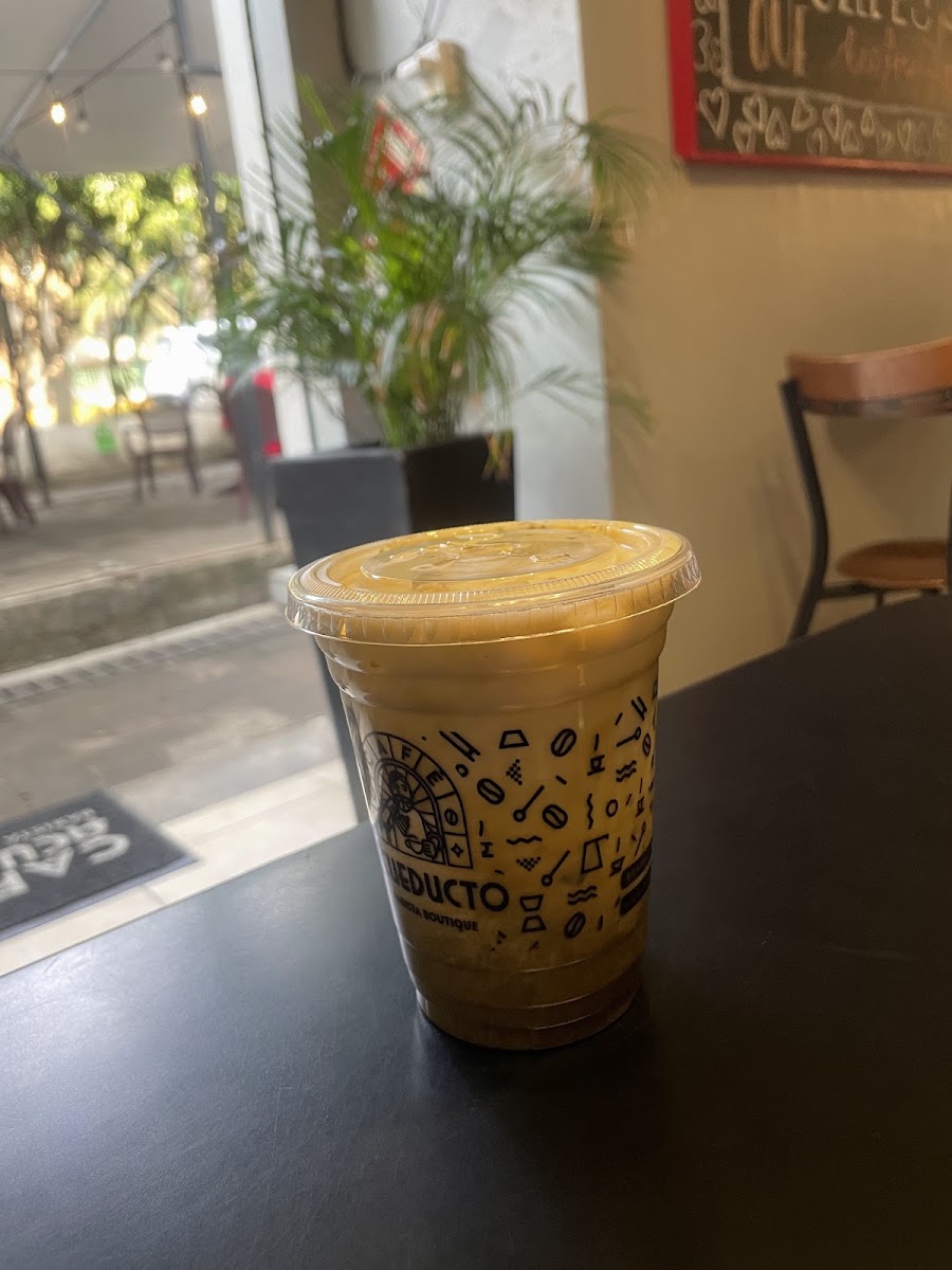 Aqueduct Cafe Photo 4