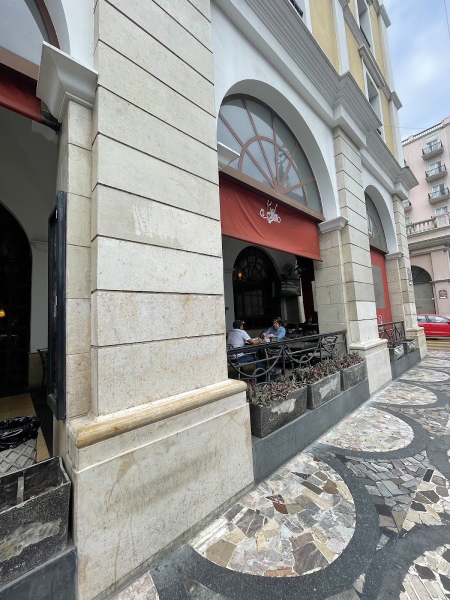Bar 'el Estribo'