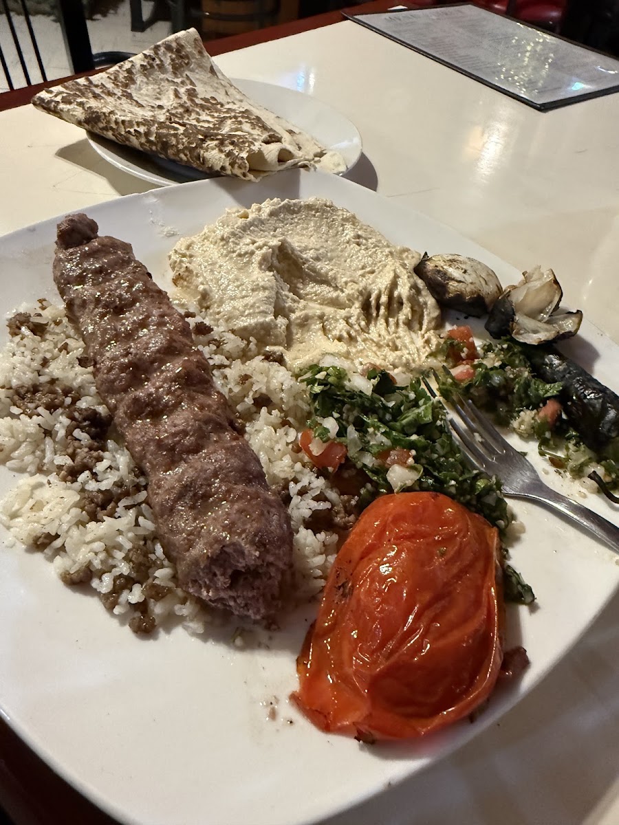 Beirut Restaurante Buffet De Comida Arabe Libanesa Y Shisha Photo 4