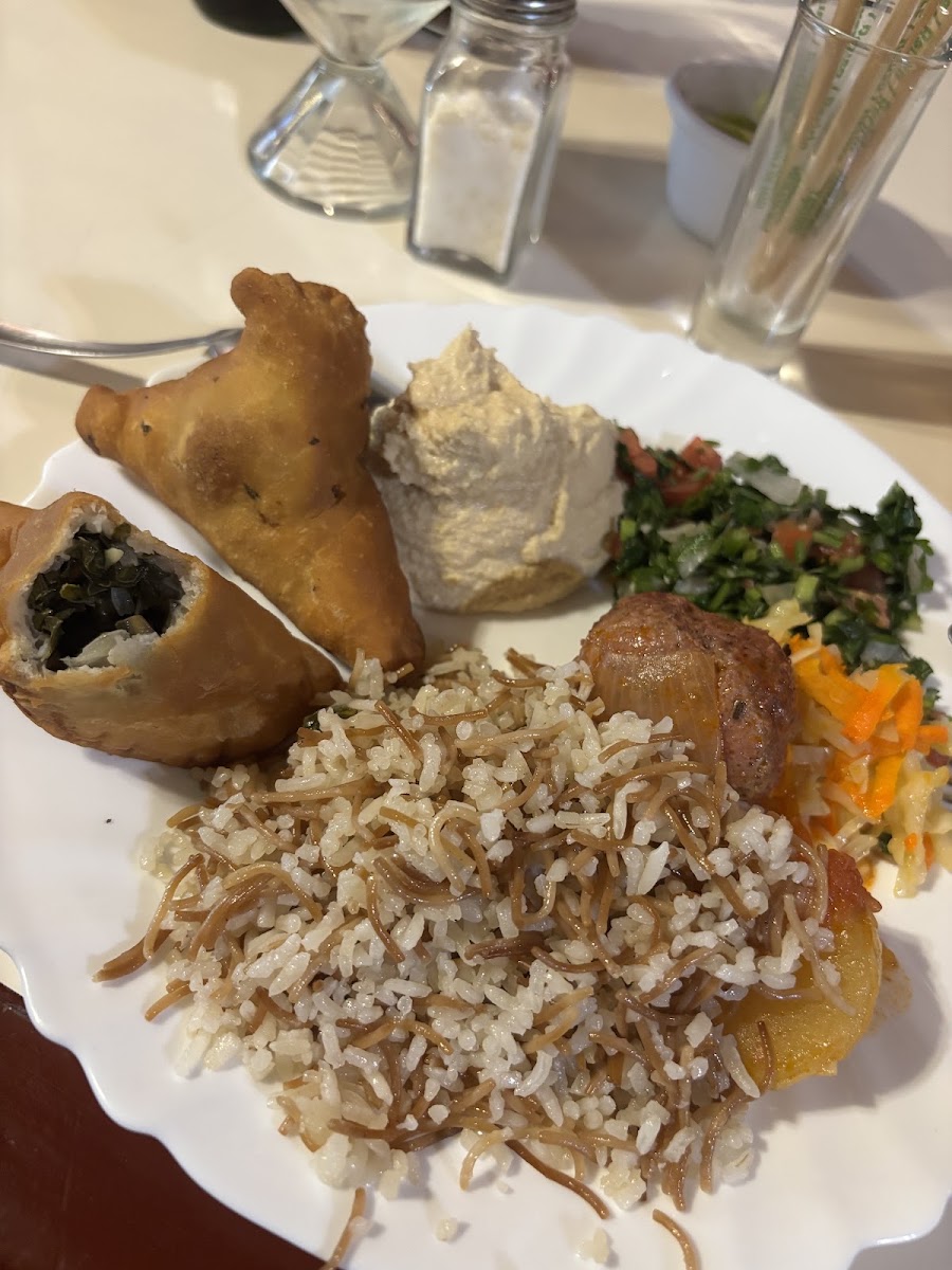 Beirut Restaurante Buffet De Comida Arabe Libanesa Y Shisha Photo 8