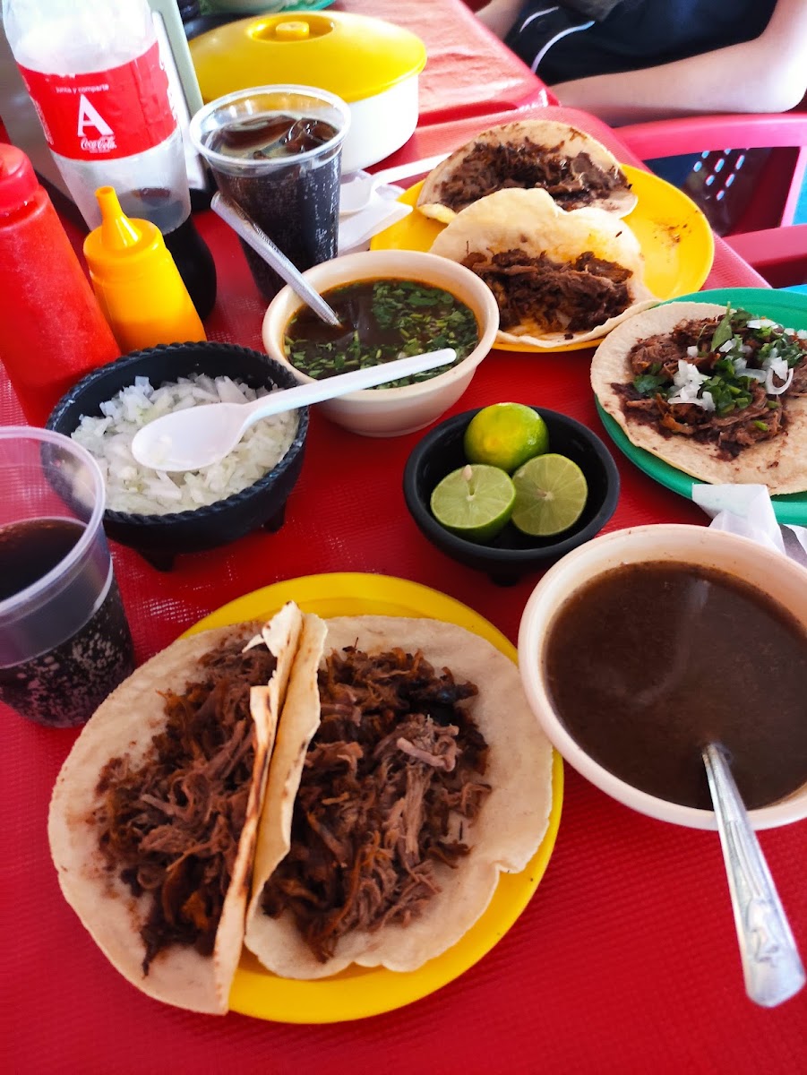 Birria Los Chiveros Photo 5
