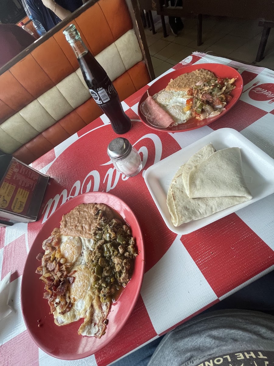 Burritos Los Metiches Photo 3