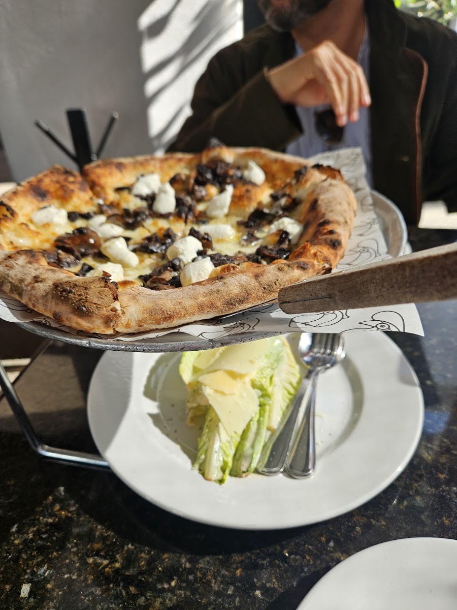 Caccio Pizza & Rotisserie Photo 7