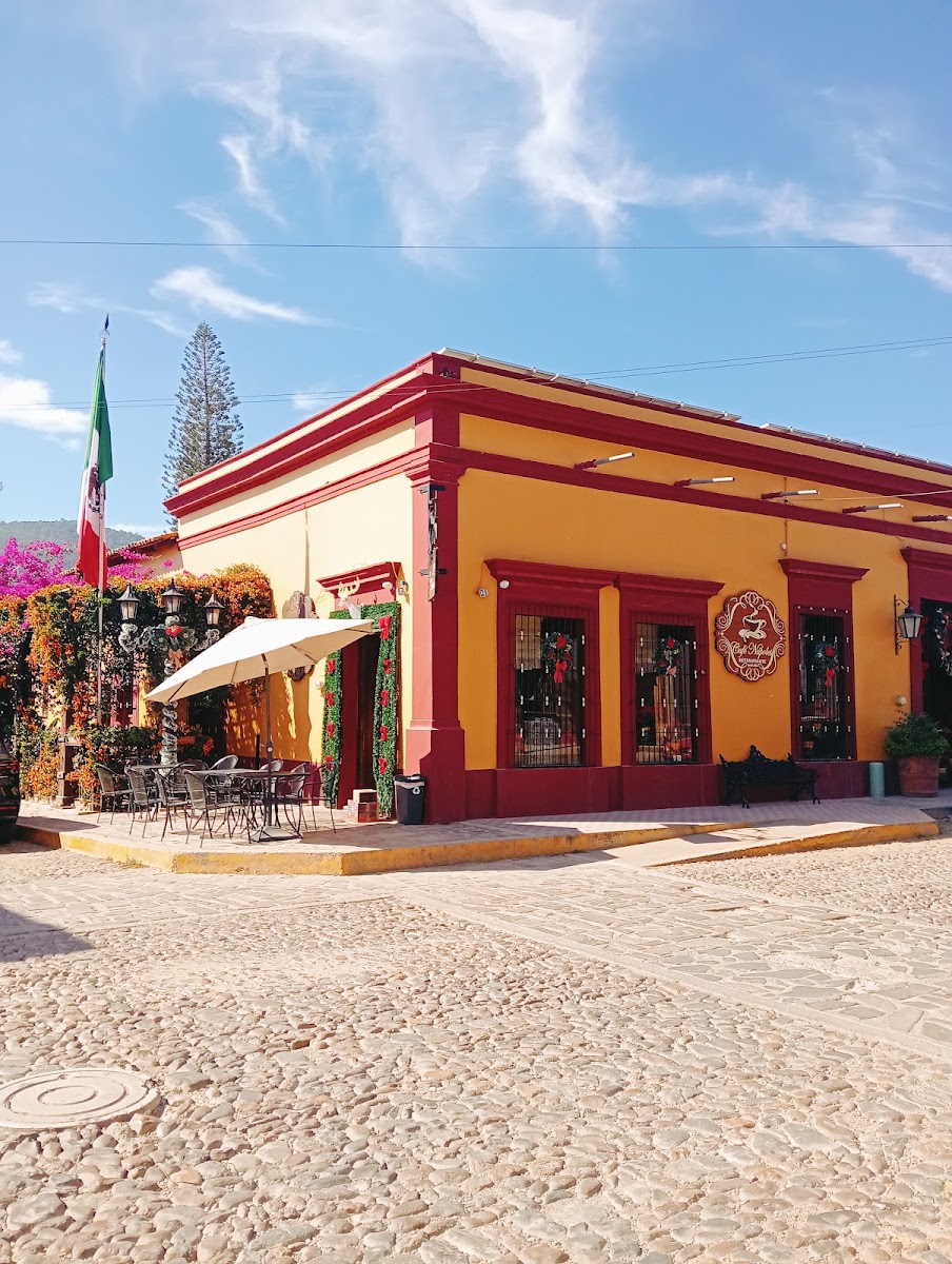 Cafe Napoles Photo 4