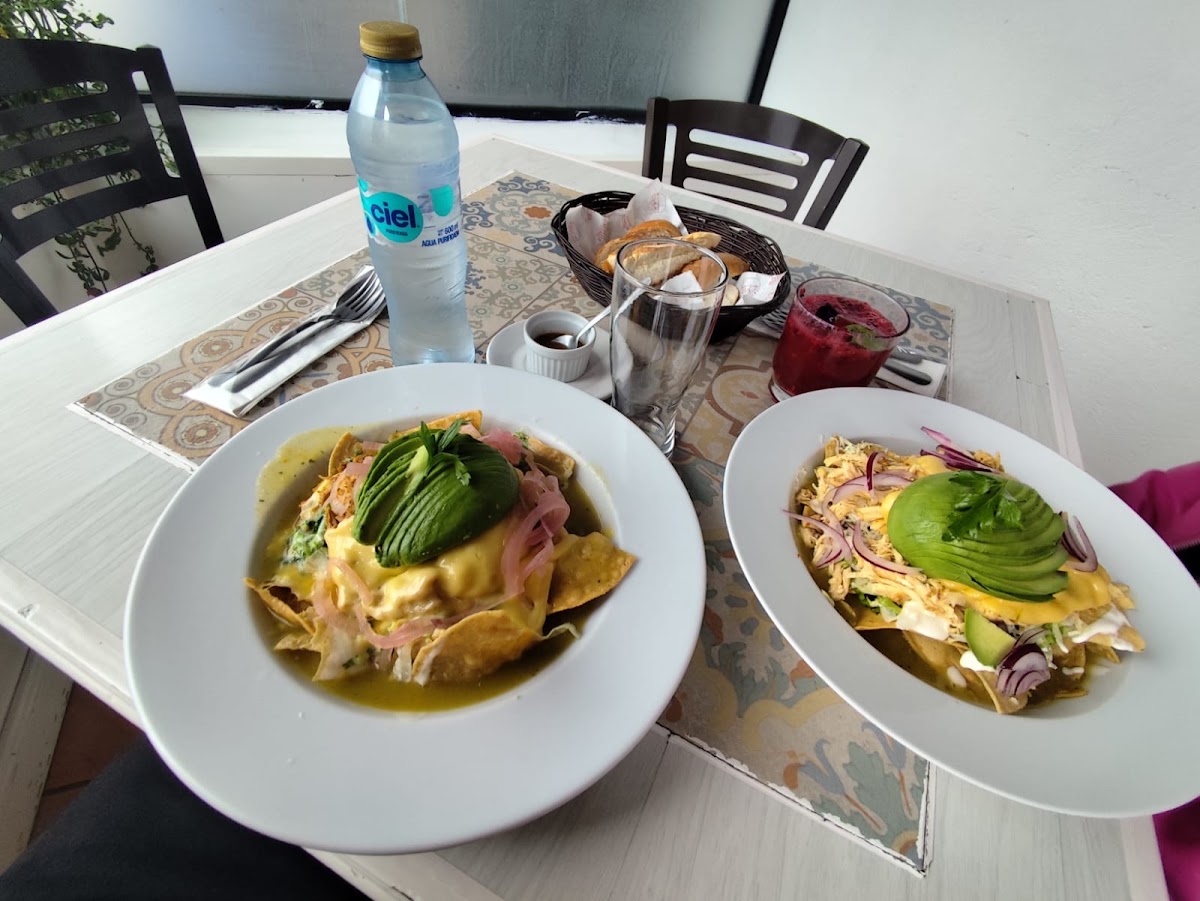 Chilaquiles Aldama San Isidro Photo 3