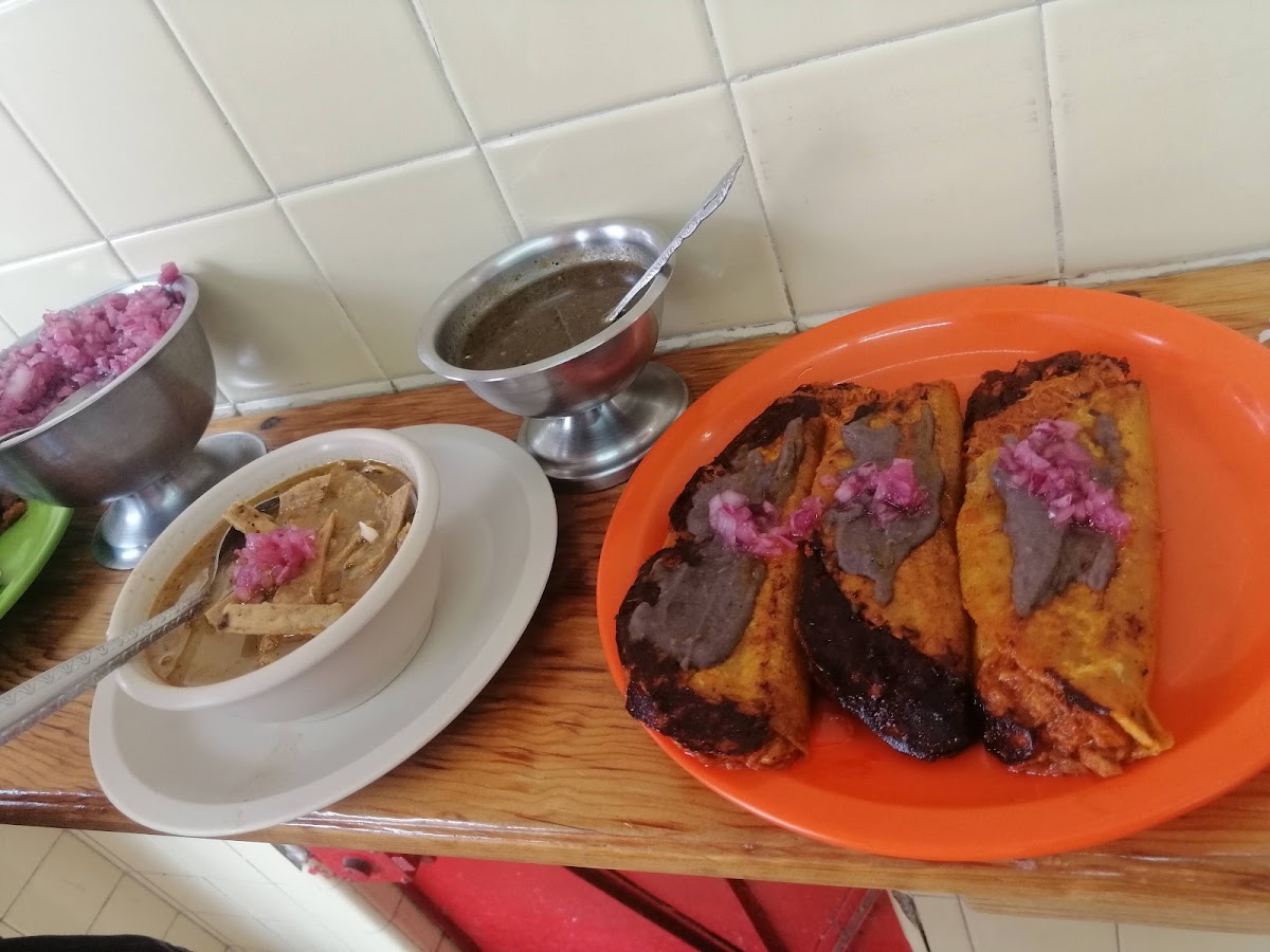 Cochinita Pibíl Mama Mago Photo 3
