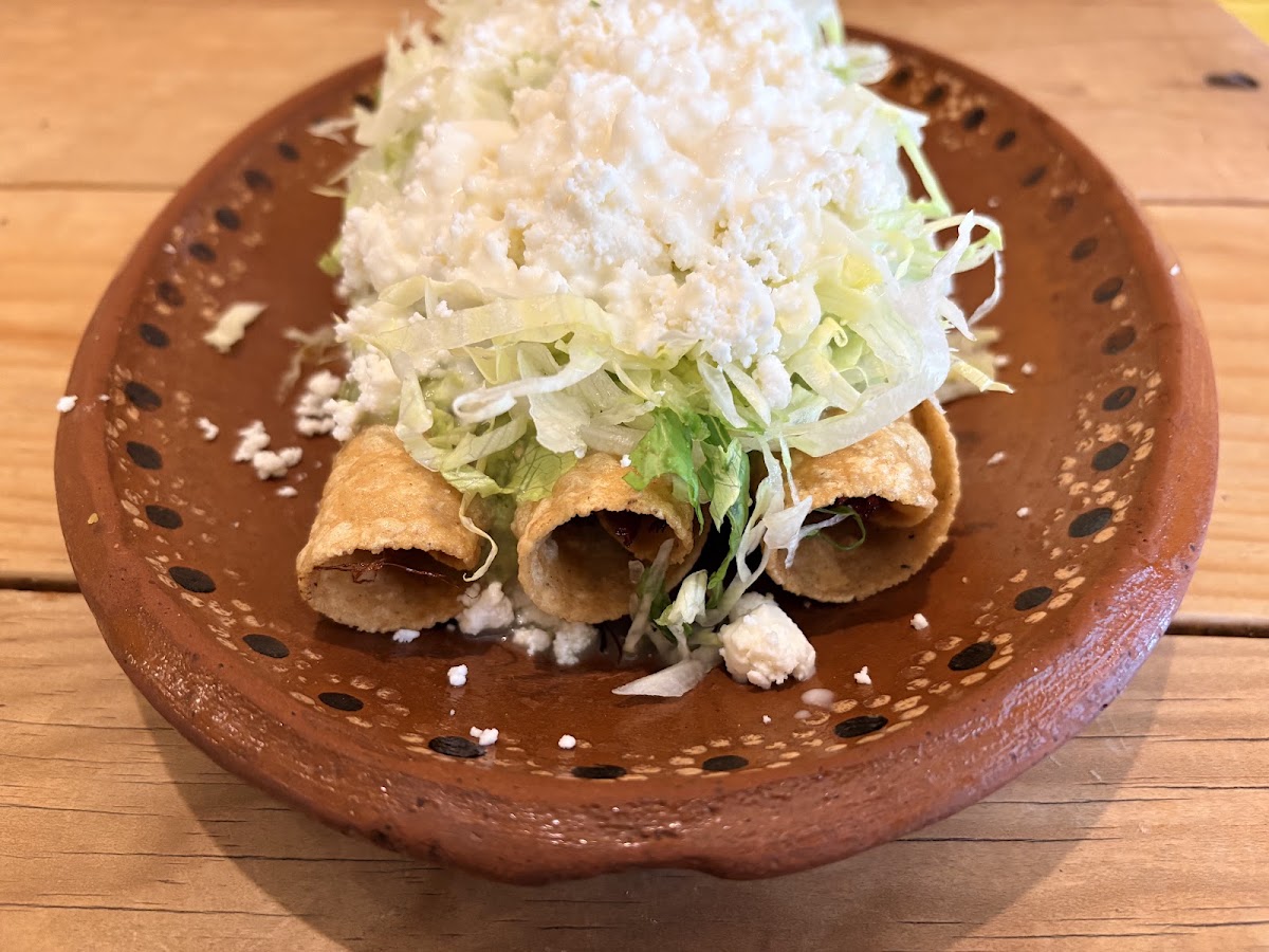 Currucucu Cocina Artesanal Mexicana Photo 4