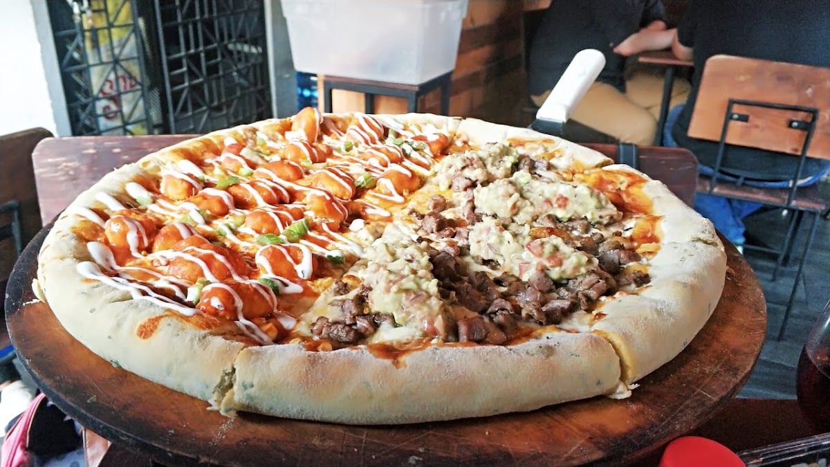 Demetrio's Pizza Porn Americas Photo 9