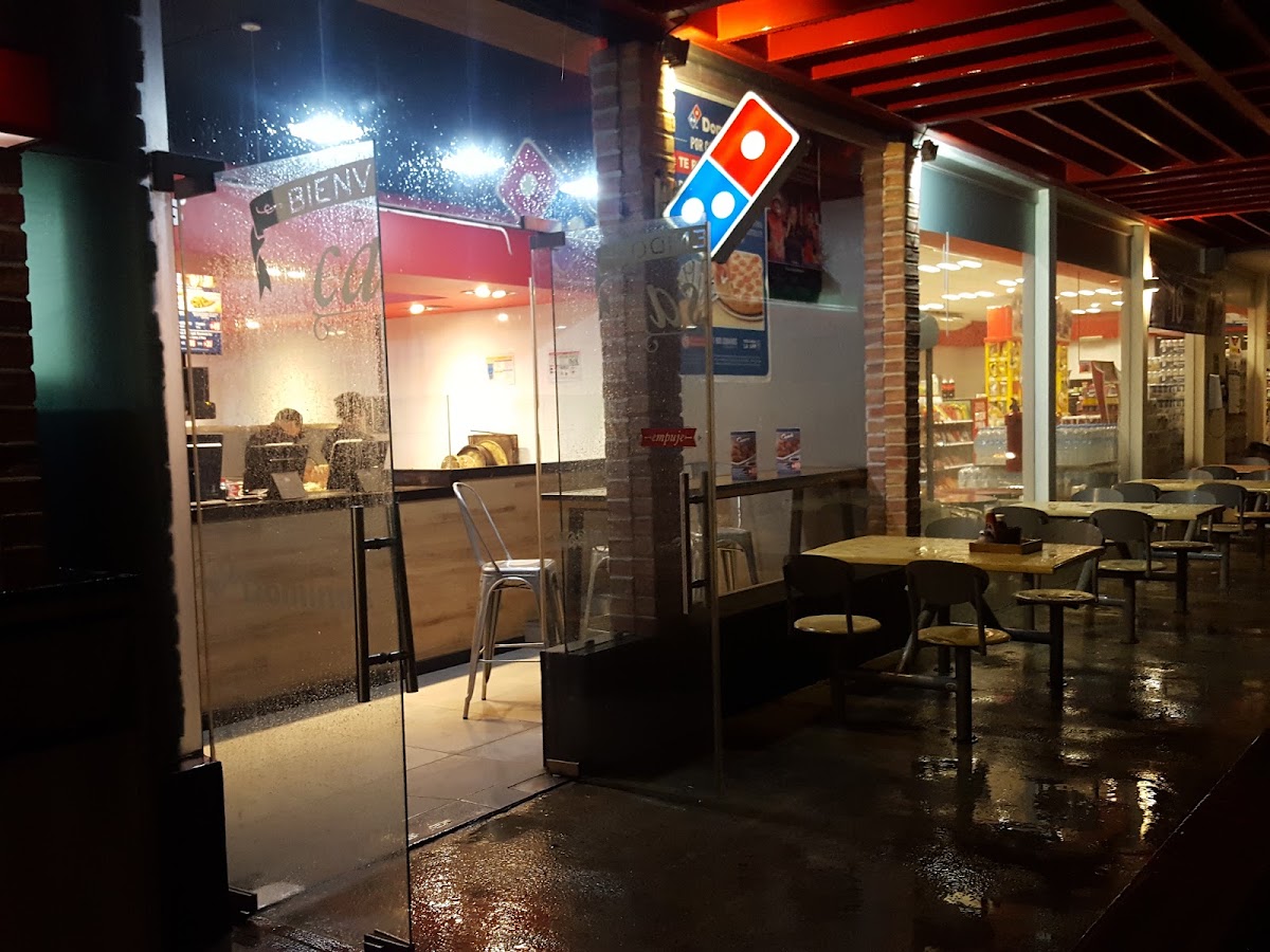 Domino's Boulevard Aeropuerto Photo 4