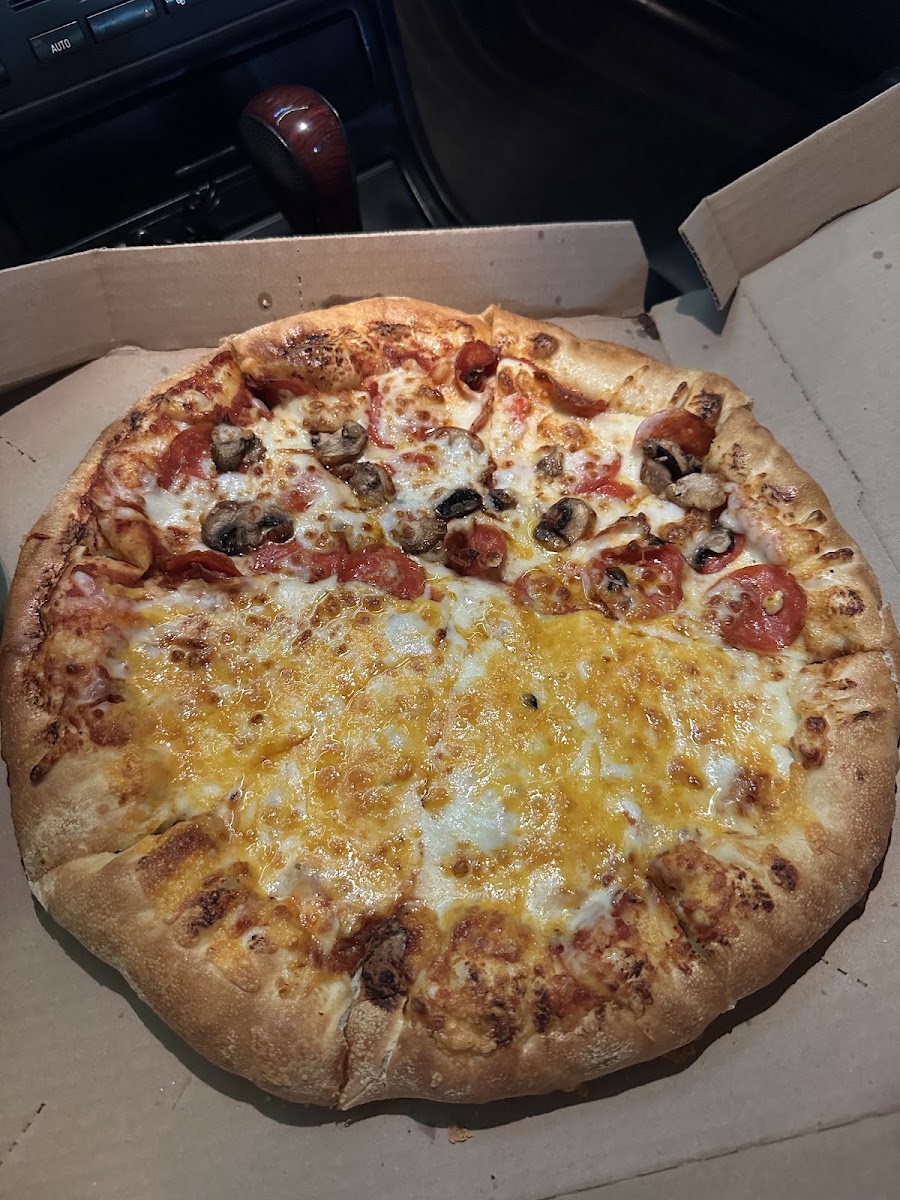 Domino's Boulevard Aeropuerto Photo 6