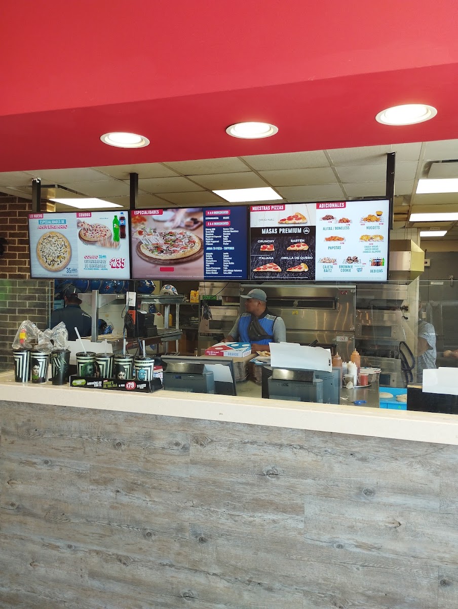 Domino's Velamar Photo 3