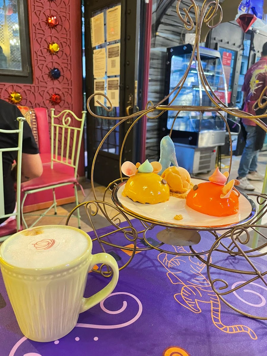Doncella Cafe Photo 4