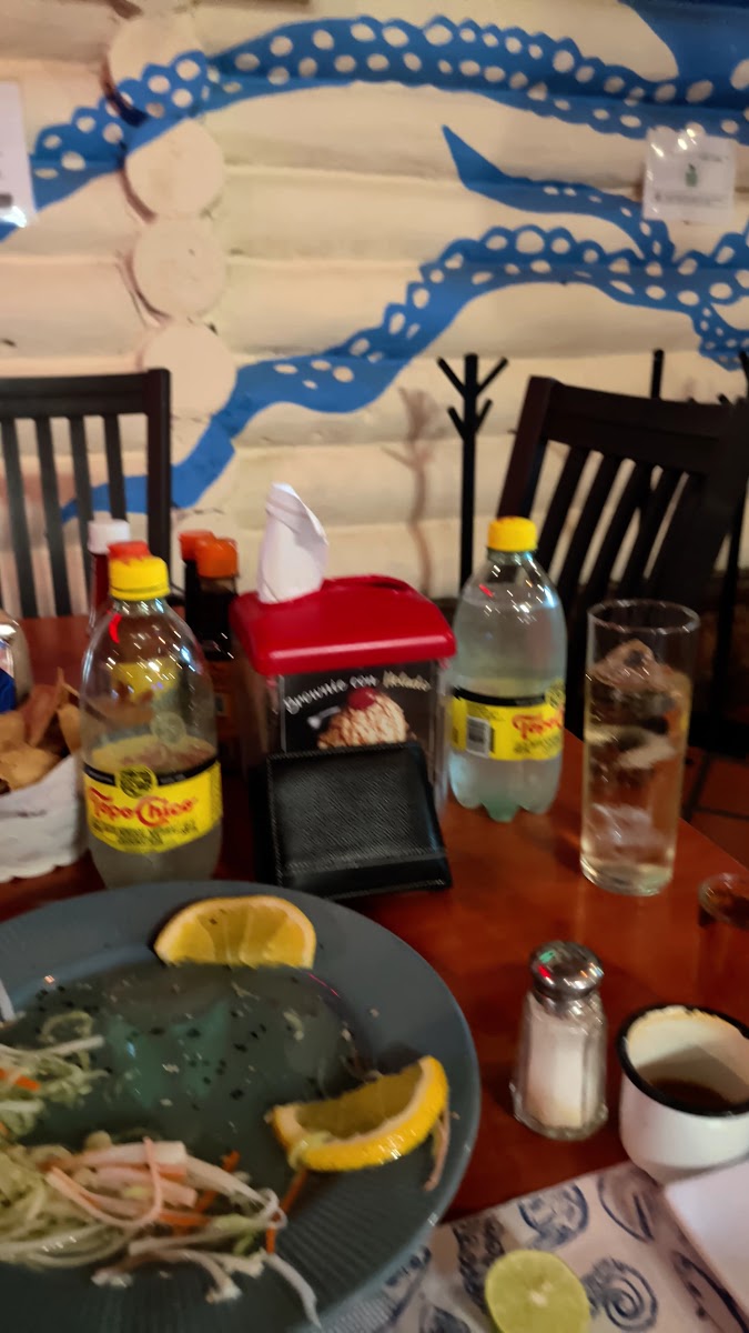 El Acueducto Mariscos Sushi Bar Photo 2