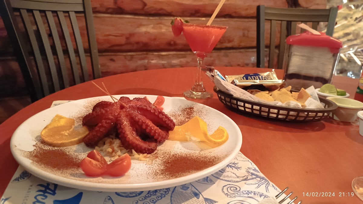 El Acueducto Mariscos Sushi Bar Photo 6