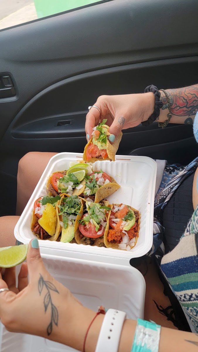 El Bajon Vegan Tacos Photo 5