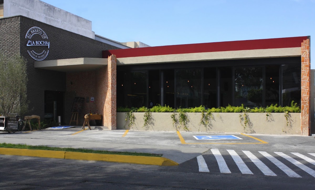 El Barrio De La Bocha Asador Argentino