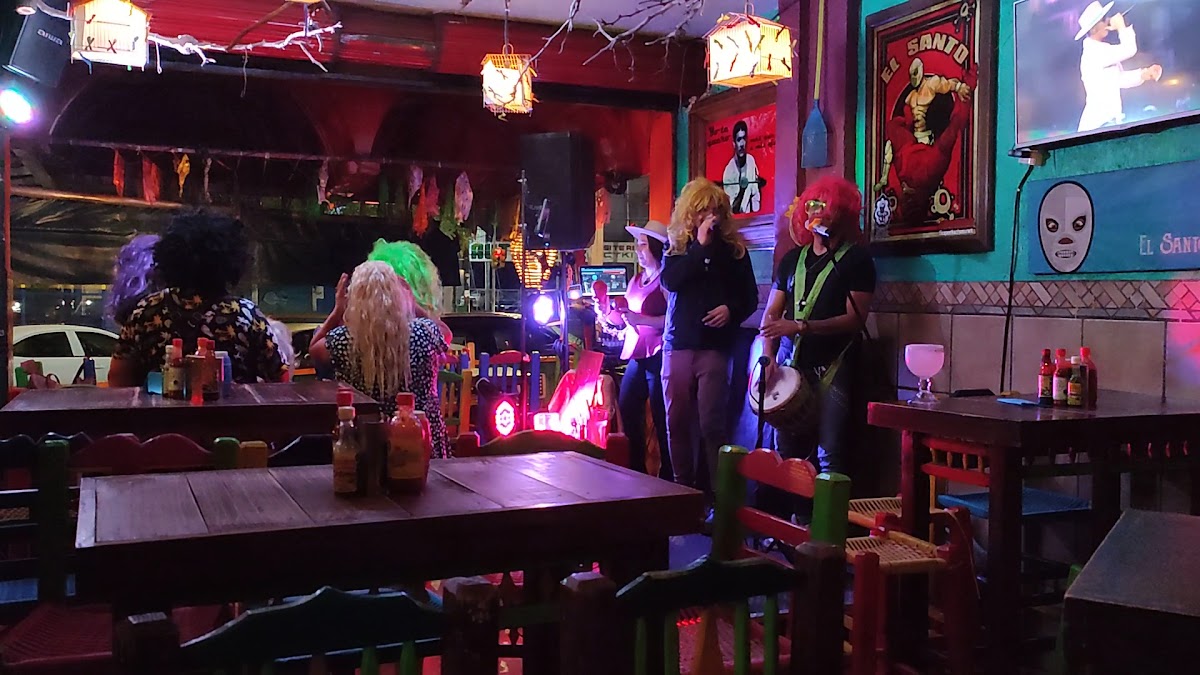 El Kitsch Photo 2