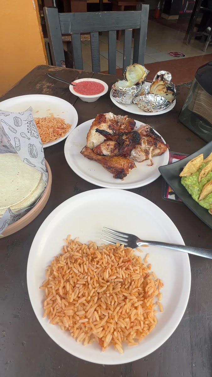 Fastfood El Pollo Bronco Photo 2