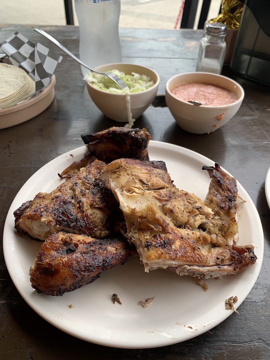 Fastfood El Pollo Bronco Photo 3