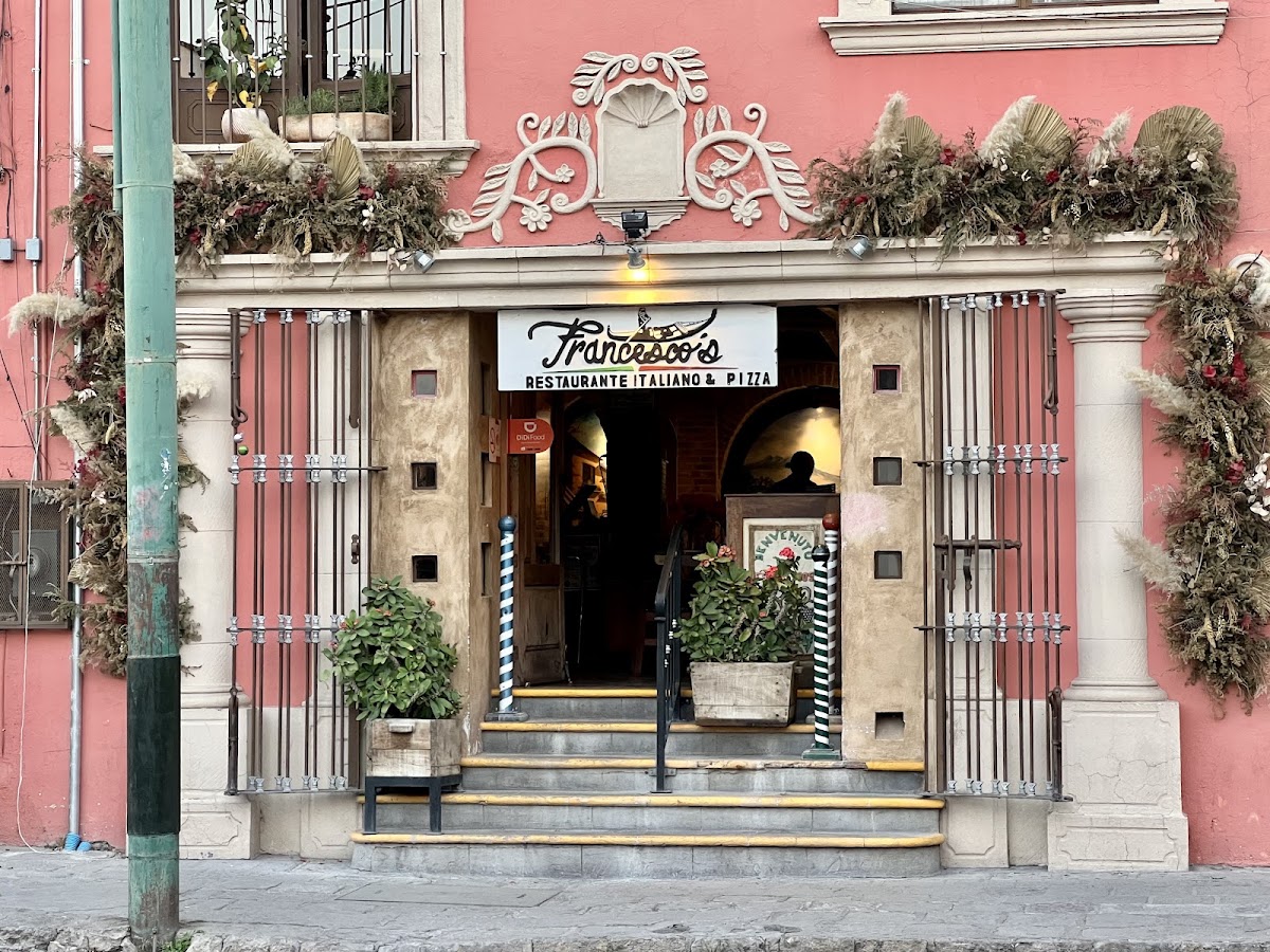 Francesco's Restaurante Italiano Y Pizza
