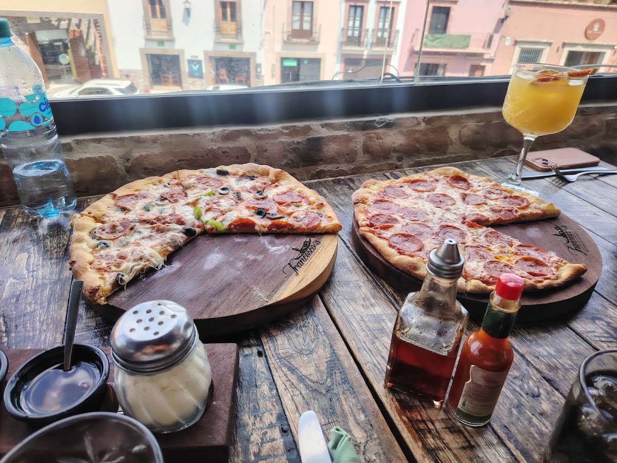 Francesco's Restaurante Italiano Y Pizza Photo 4