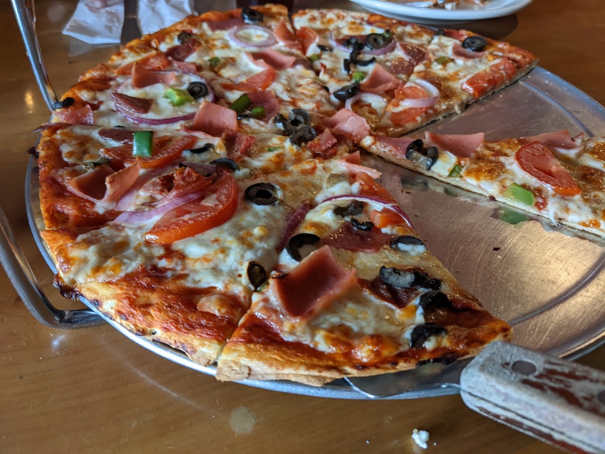GEPPETTOS PIZZERIA & BISTRO Photo 6