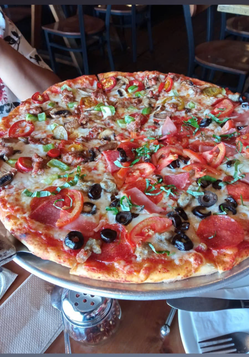 GEPPETTOS PIZZERIA & BISTRO Photo 8