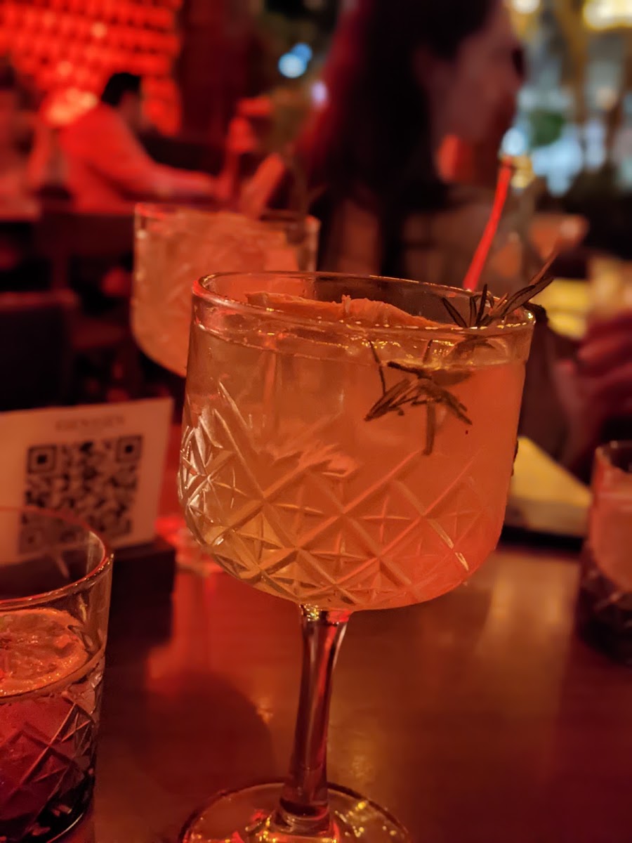 Gin Gin Alvaro Obregon Photo 5
