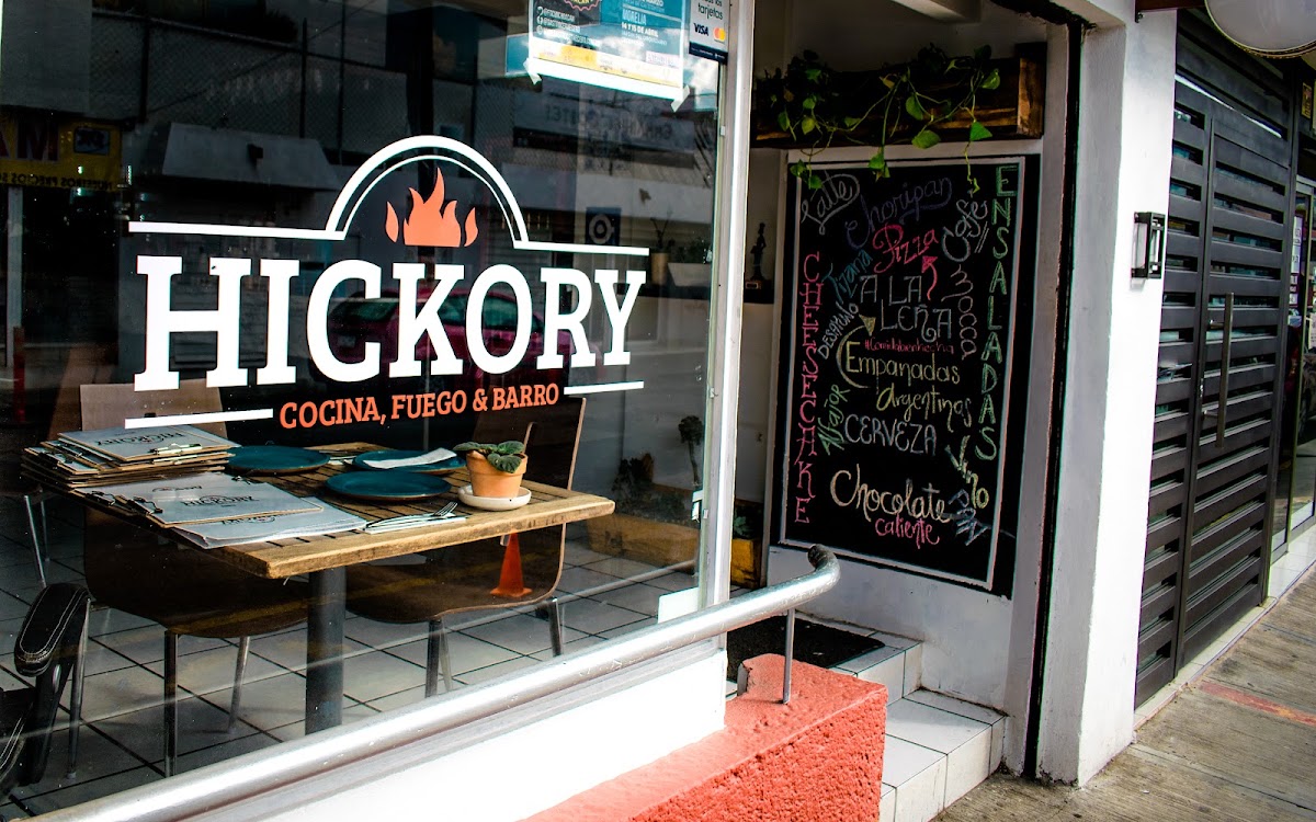 Hickory Morelia