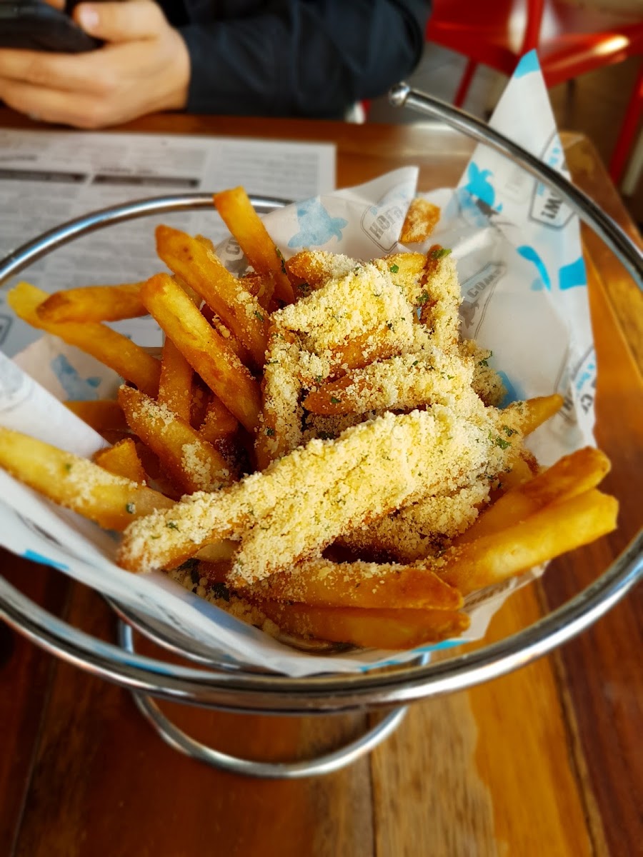 Holy Cow! Burger & Beer Joint Photo 7