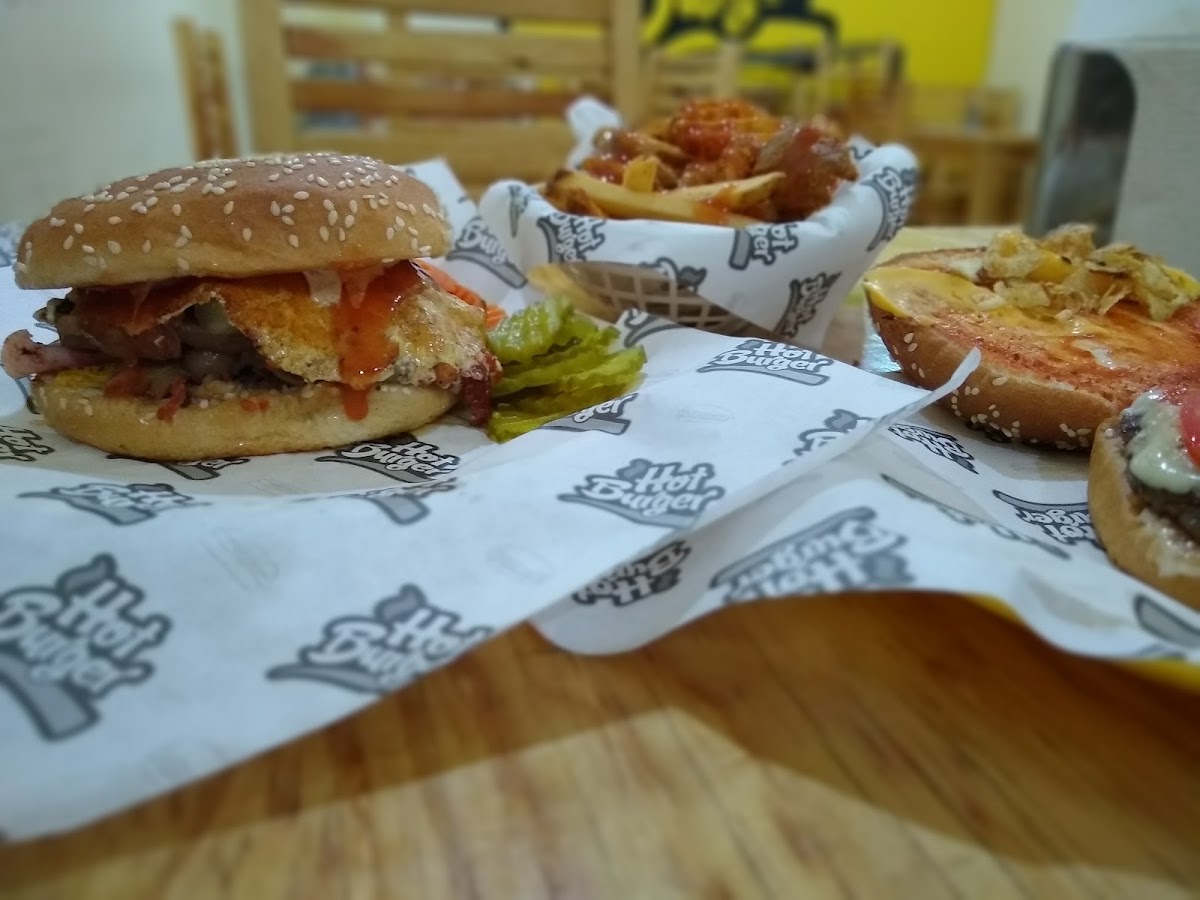 Hot Burger La Calma Photo 8