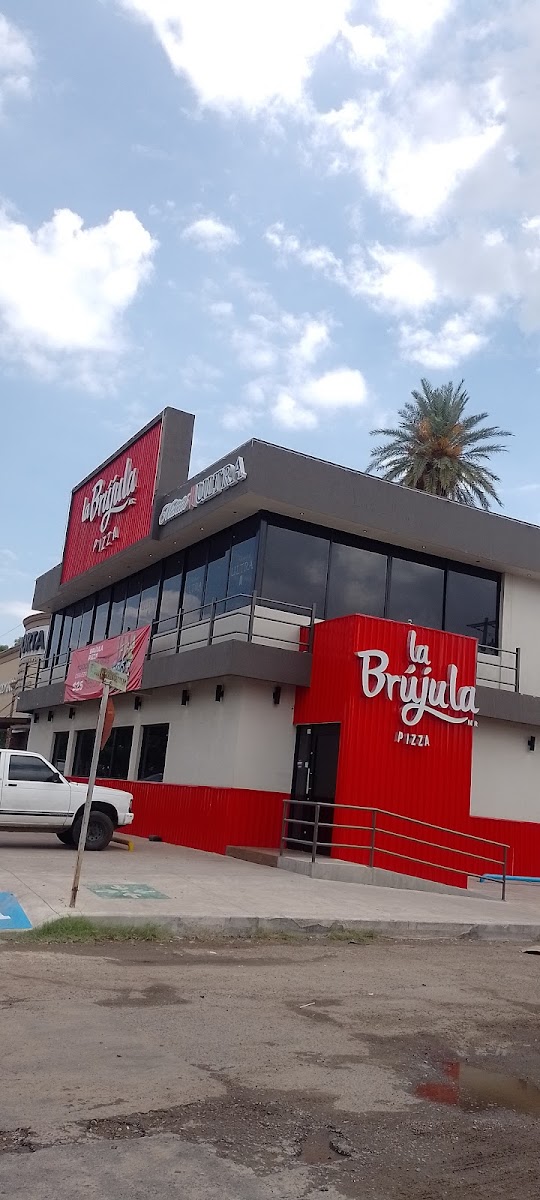La Brujula Pizza