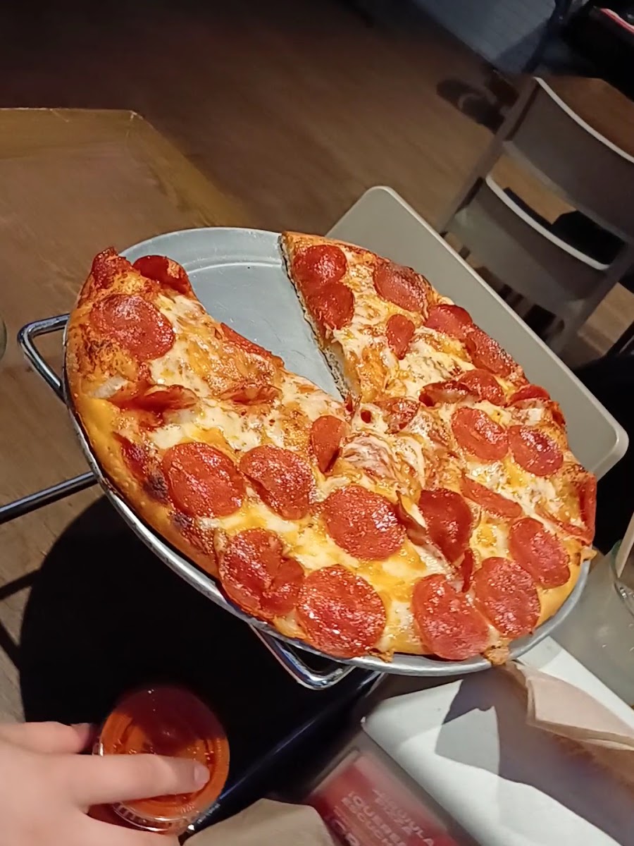 La Brujula Pizza Photo 2
