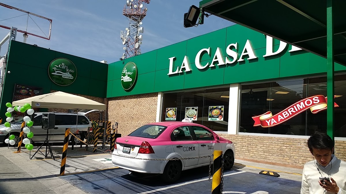 La Casa De Toño En Las Águilas