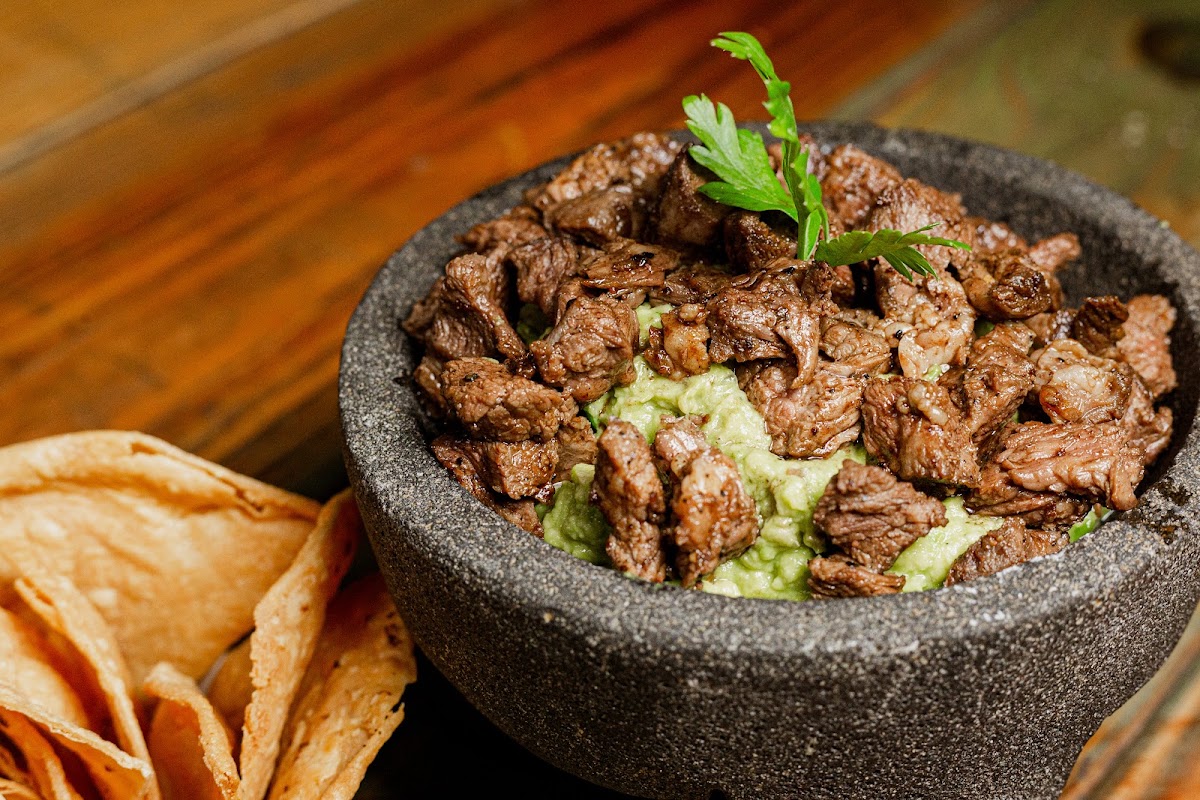La Coyota Cancún - Cocina & Mixología Photo 3