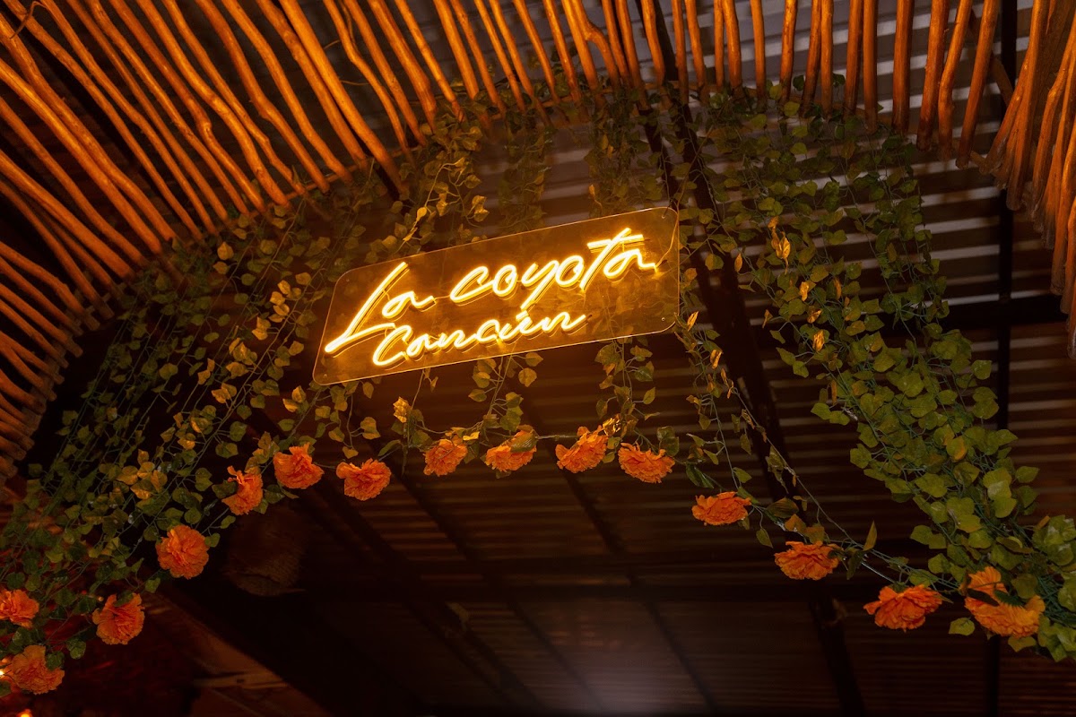 La Coyota Cancún - Cocina & Mixología Photo 4