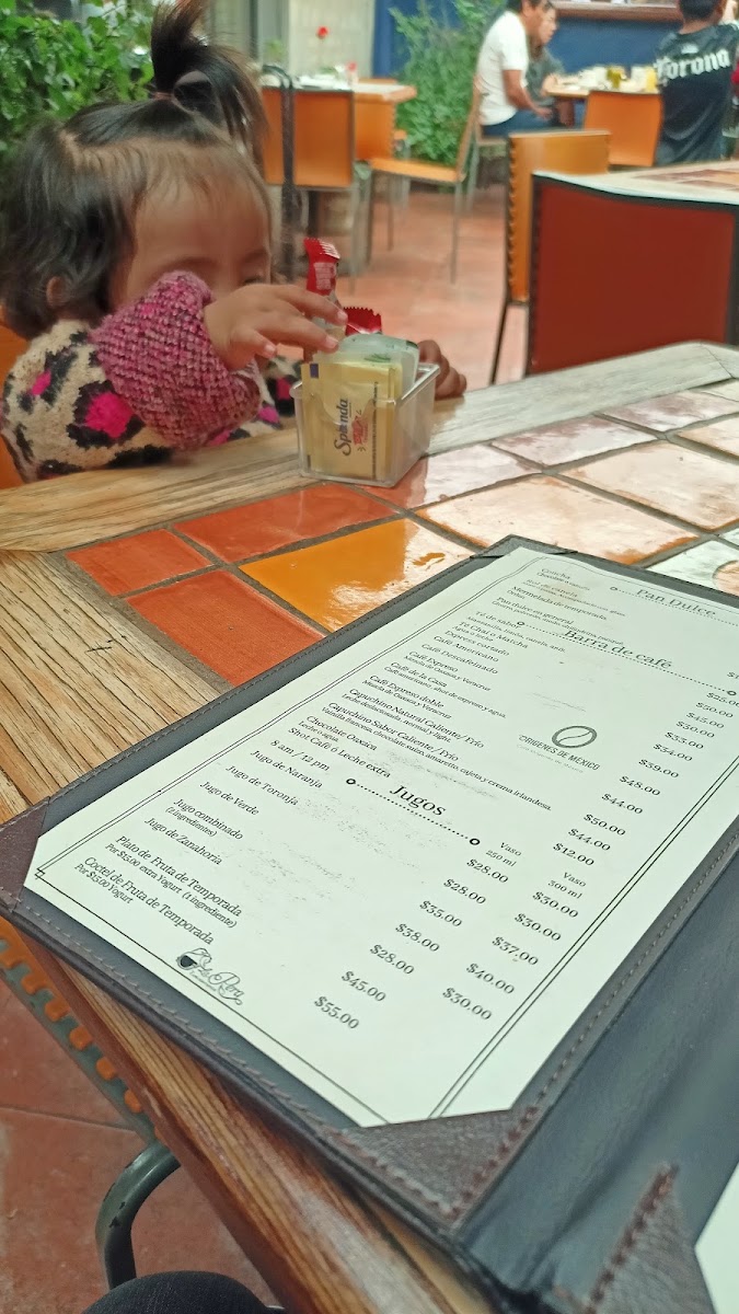 La Pera Restaurante Menu Photo 3