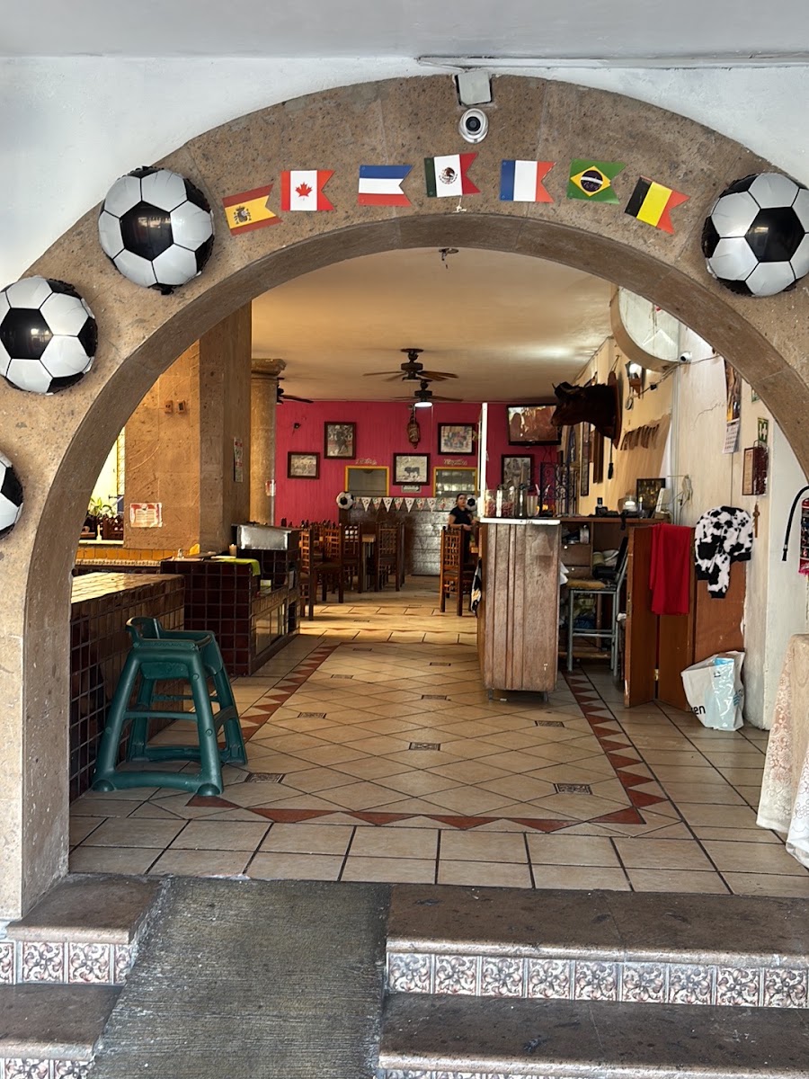 Las Banderillas Tradición Y Carnes