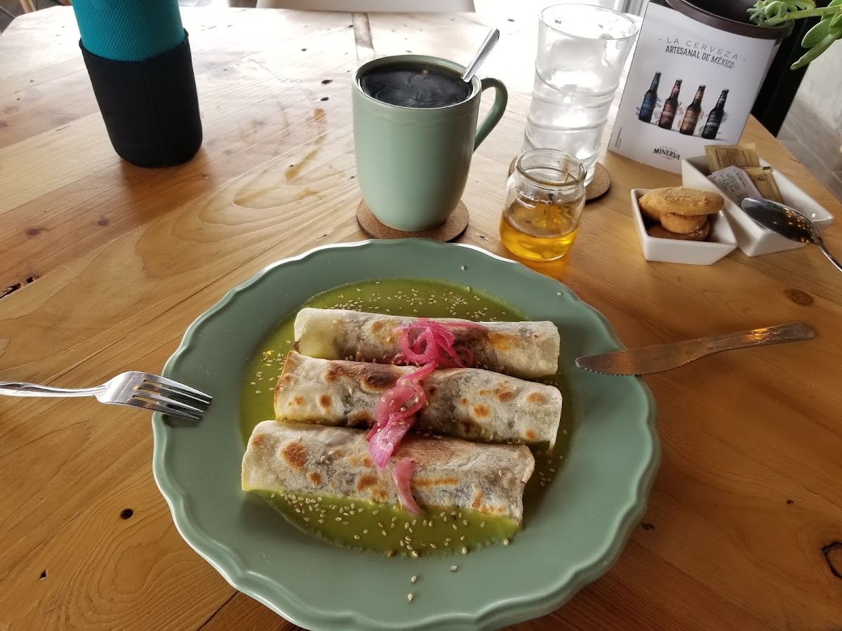 Lolo Cafe & Brunch Photo 10