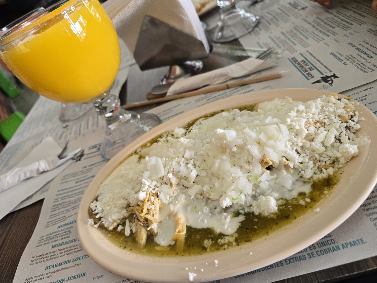 Los Huaraches de Juan Photo 3