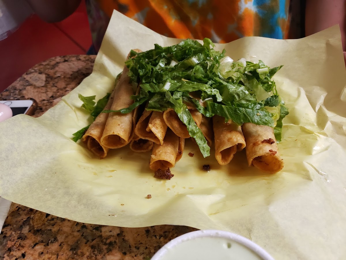 Maria's Taco Shop Photo 10