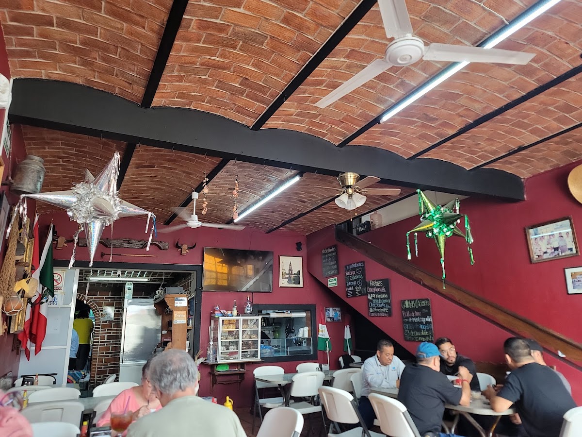 Mario S Restaurant Photo 4