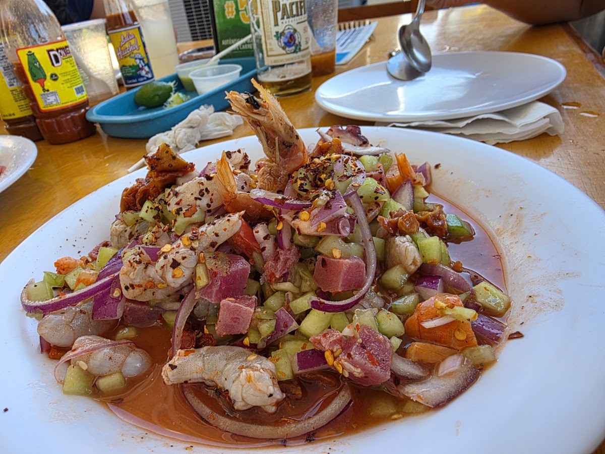 Mariscos El Beto Photo 3