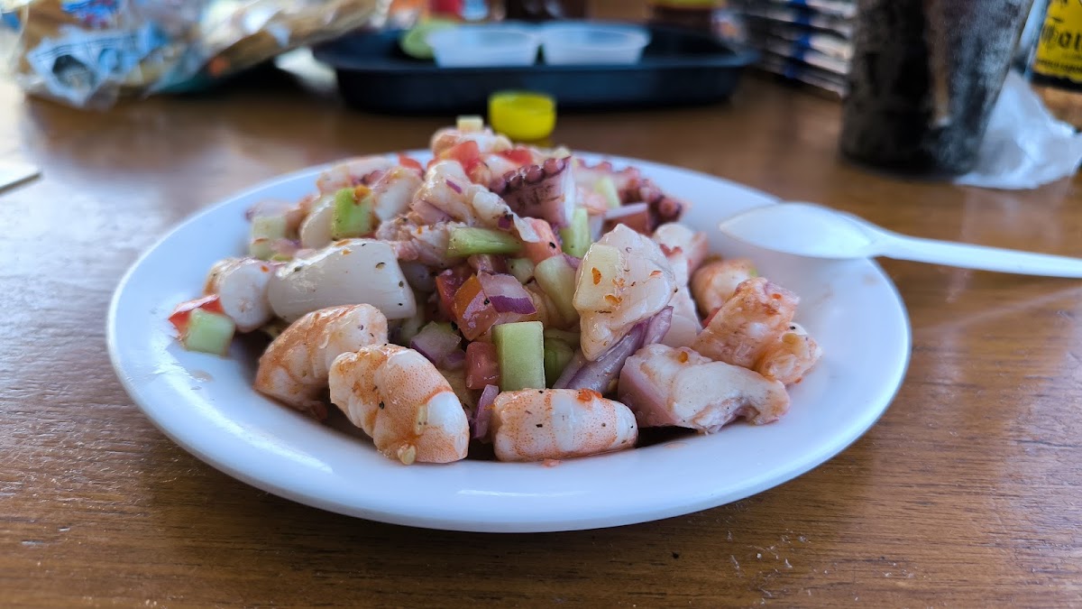 Mariscos El Beto Photo 4