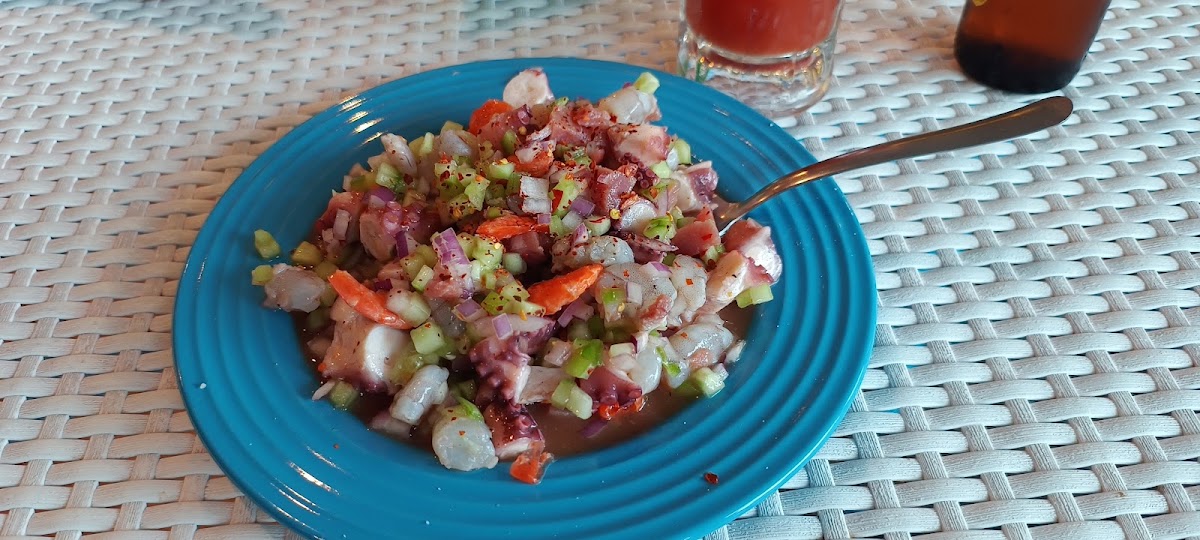 Mariscos El Beto Photo 7