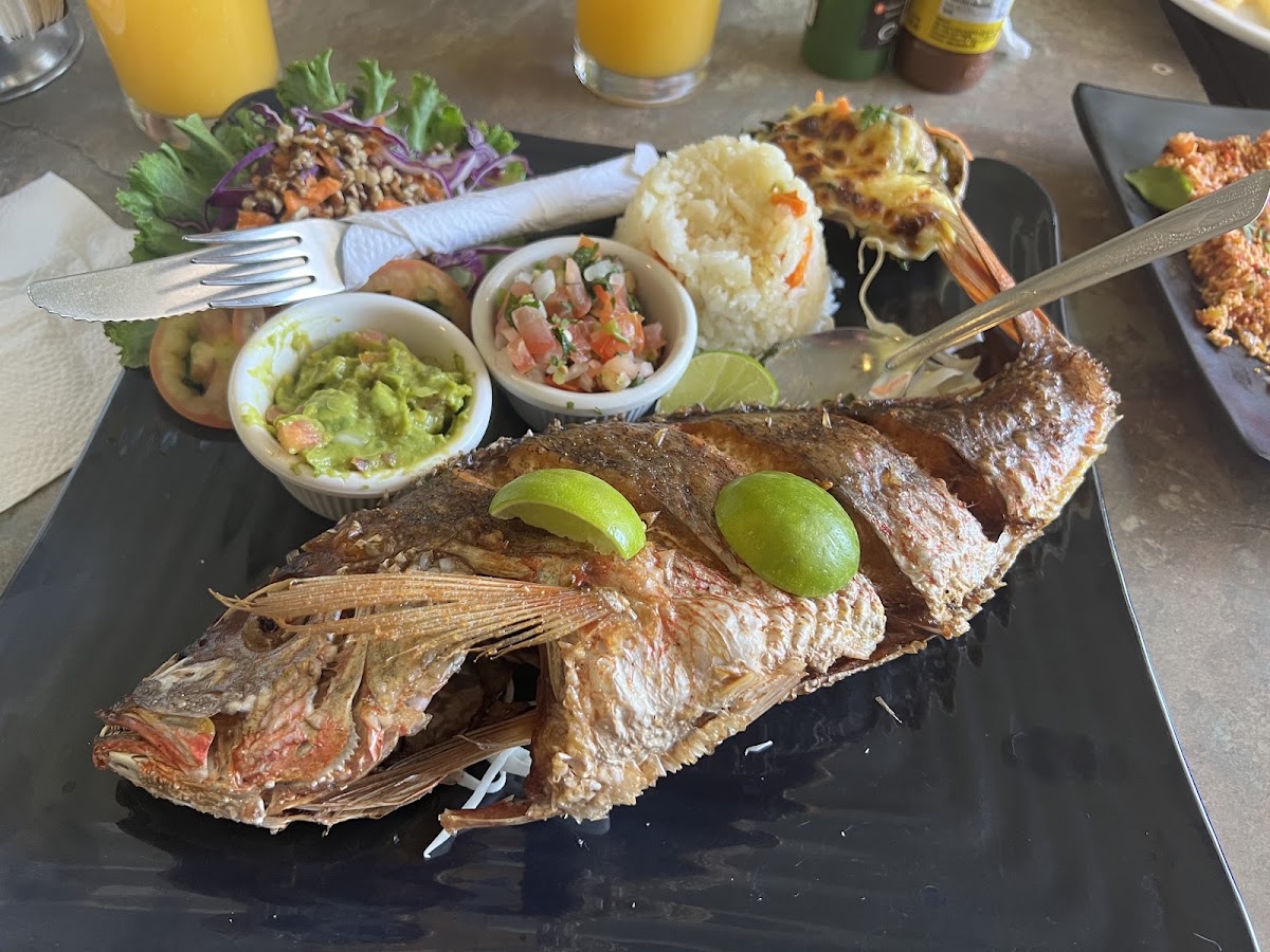 Mariscos El Carnal Photo 8