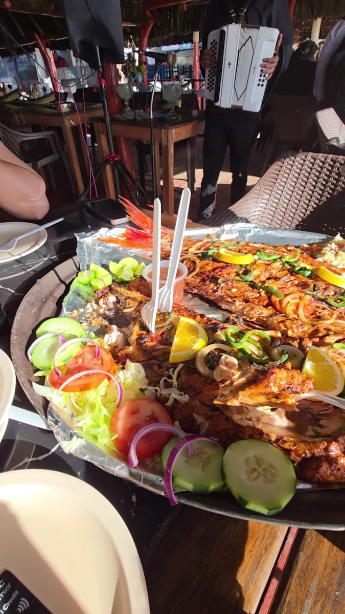 Mariscos El Pirata Photo 2